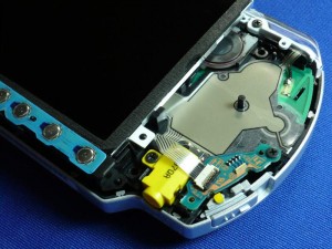 psp300_inside-300x225 Dentro de una PSP-3000
